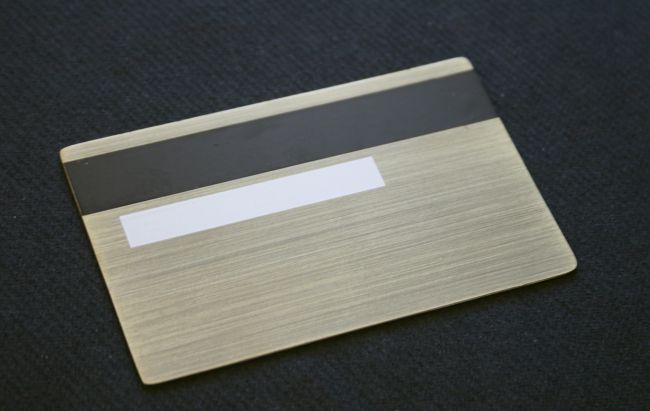 Carte de visite métal avec bande magnétique pour Hotel de luxe à Saint Tropez 83